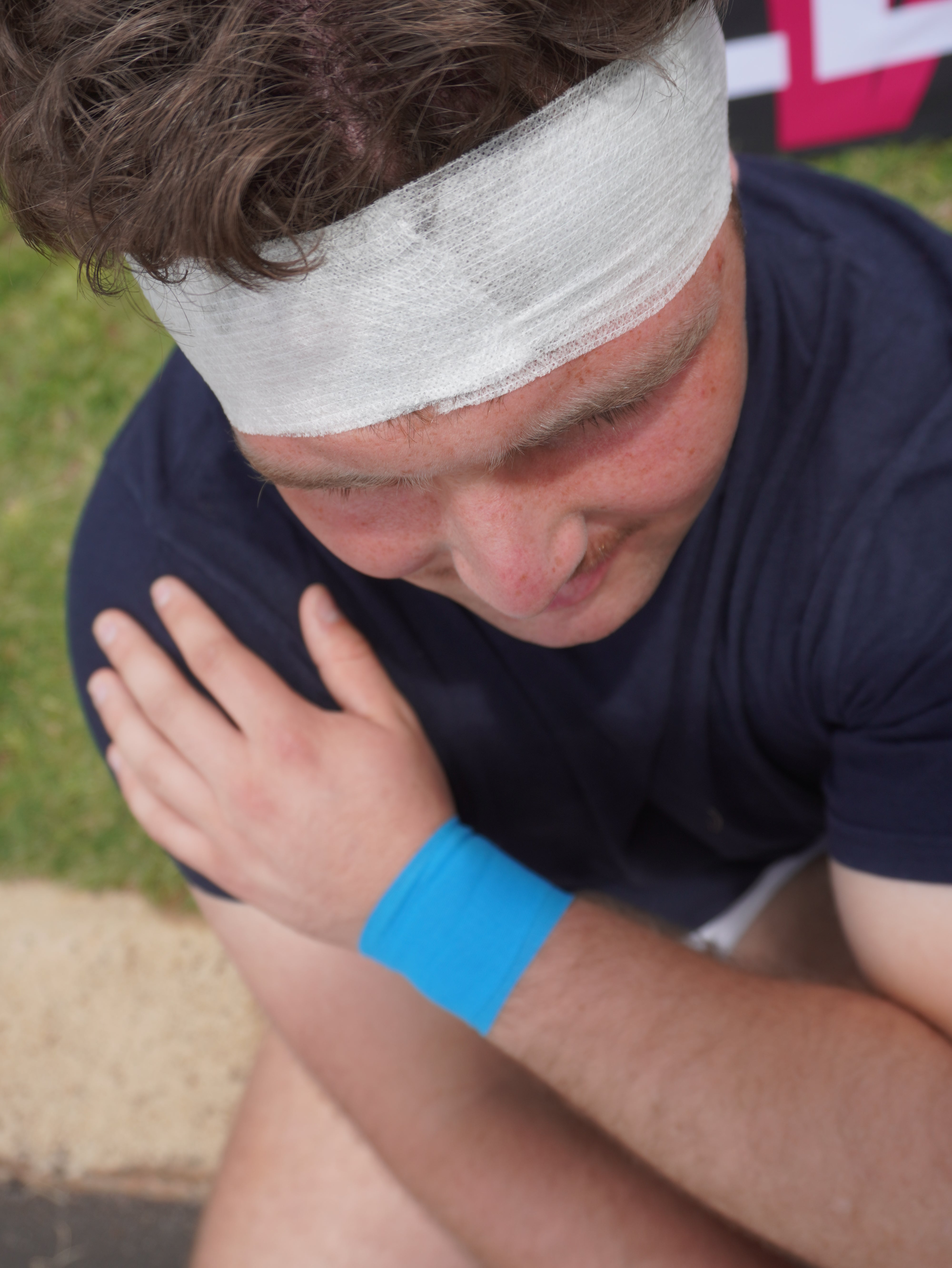 Cohesive Bandage — For Quick Wraps, Compression & Light Support